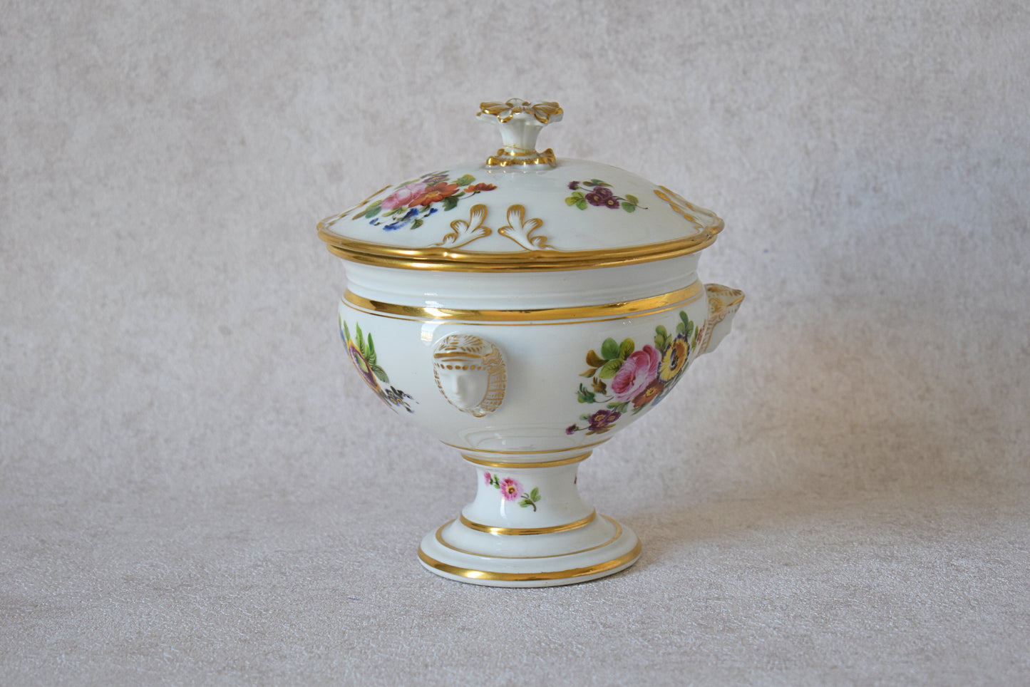 Antique Porcelaine de Paris Tureen, 1880-1900
