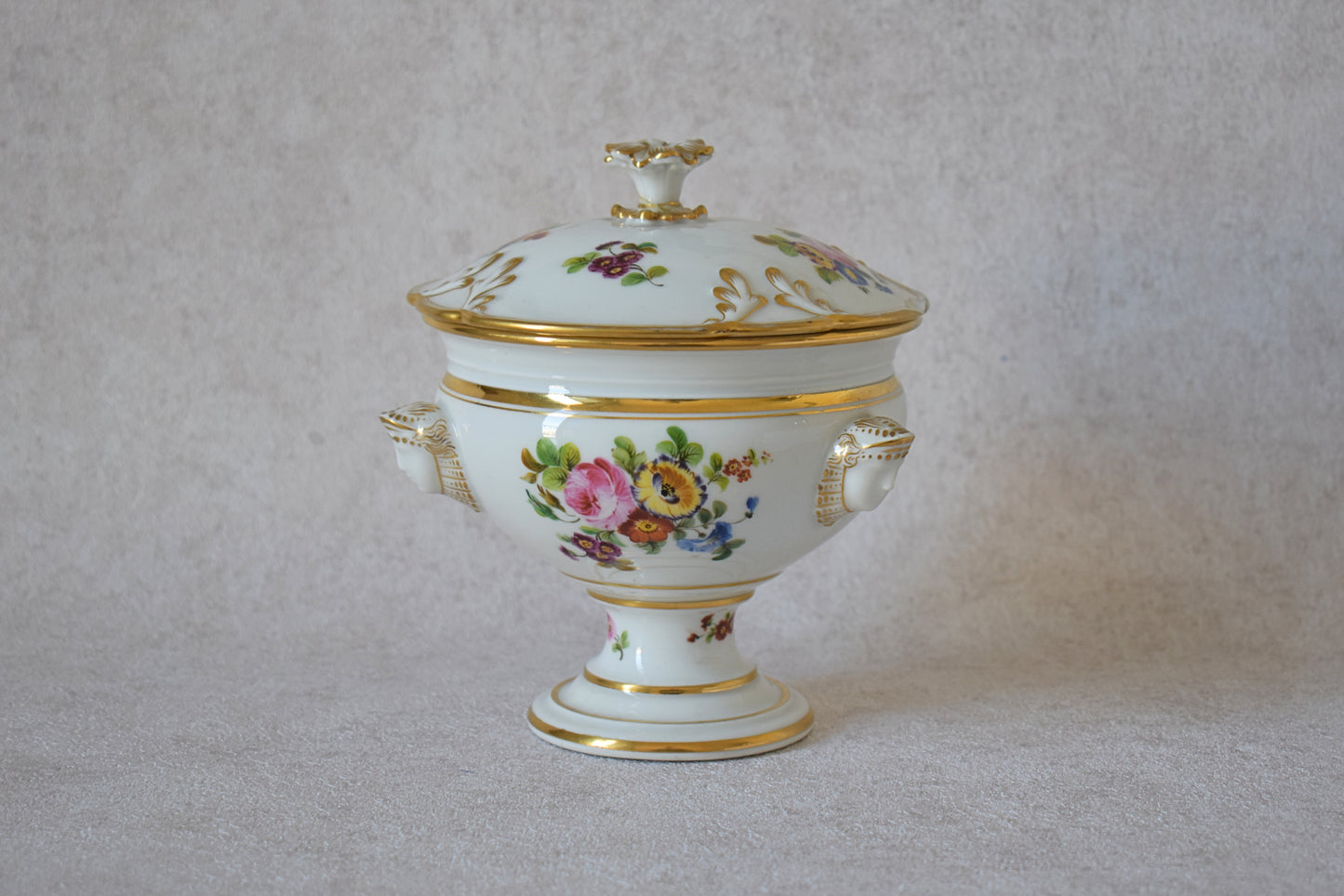 Antique Porcelaine de Paris Tureen, 1880-1900