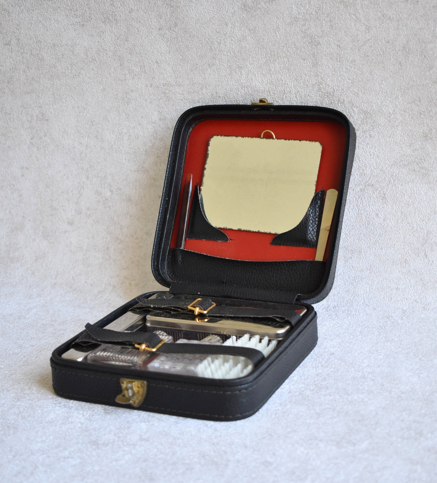 Classic 1950s Vintage Toiletry Bag