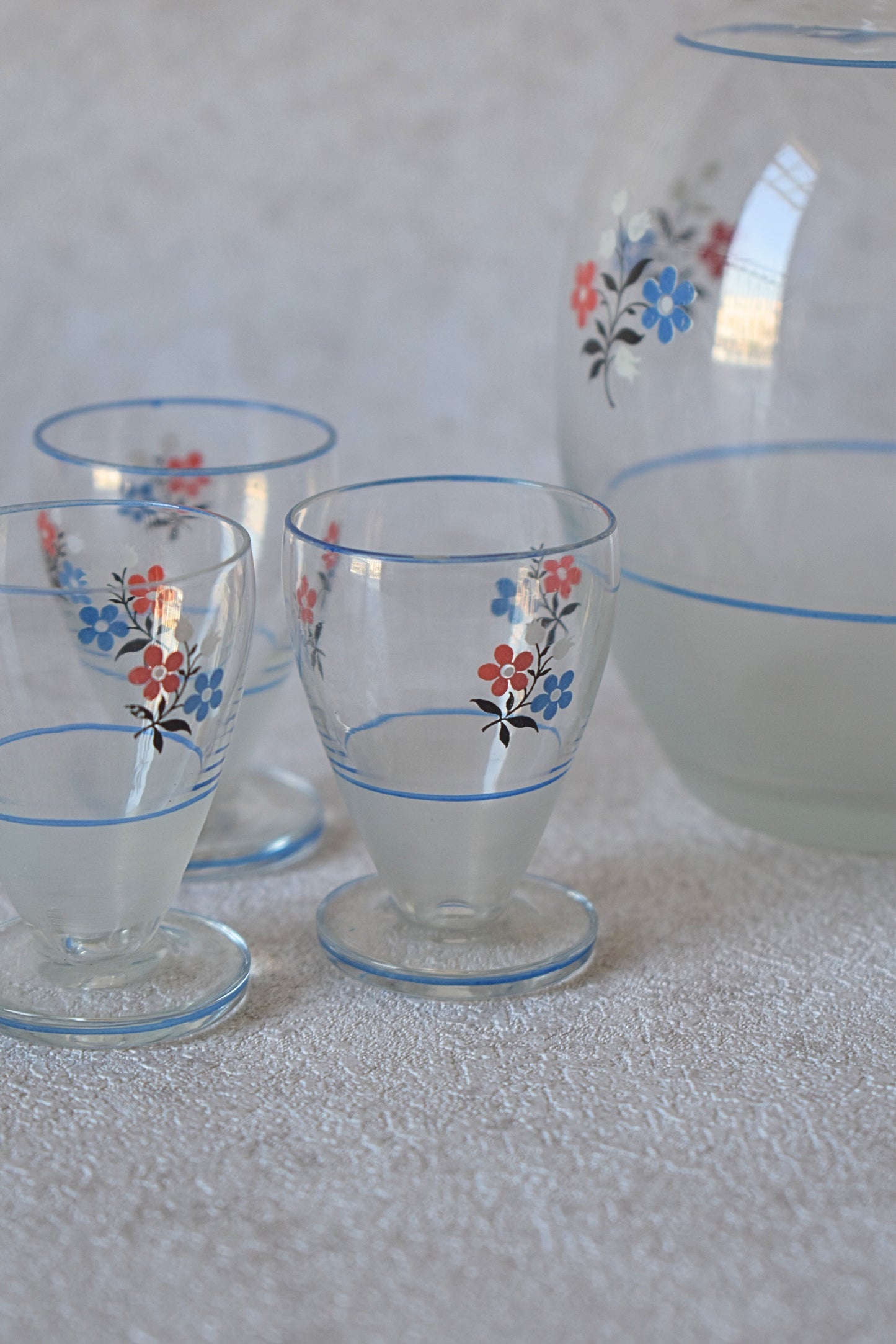 Charming Vintage Carafe Set with 6 Matching Glasses