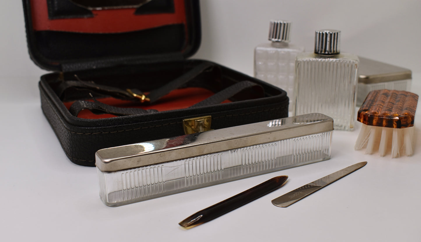 Classic 1950s Vintage Toiletry Bag