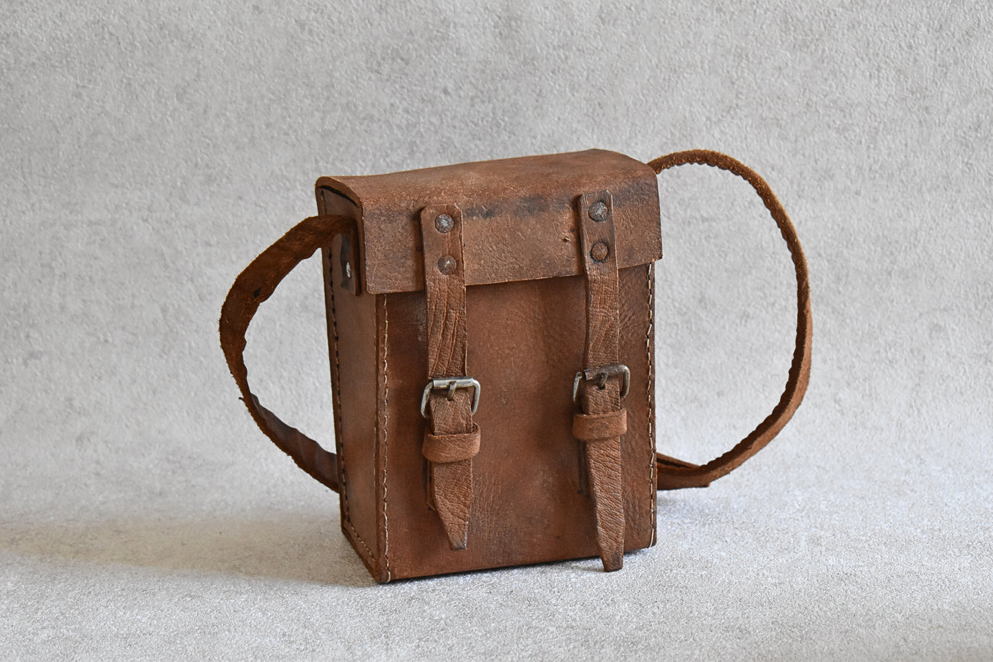 WWI British Military Brass Binoculars with Leather Case, 1917