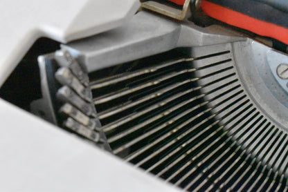 Underwood 310 Portable Typewriter, 1970s