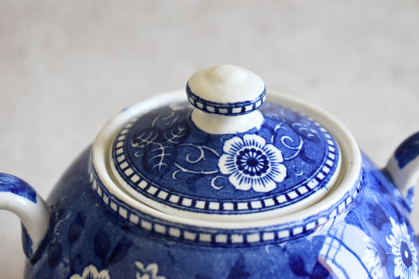 Victorian-Era Société Céramique Delftware Tea Set