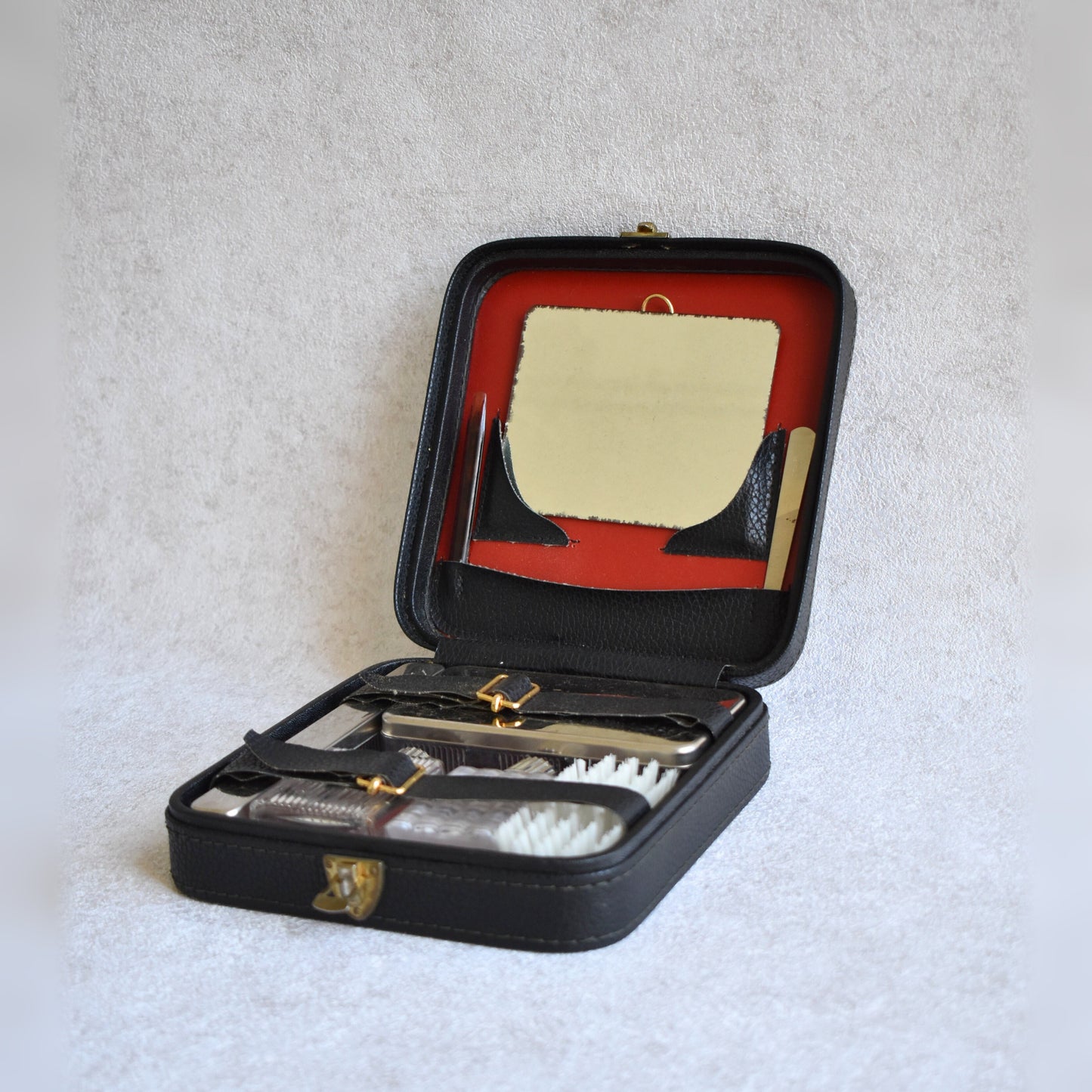 Classic 1950s Vintage Toiletry Bag