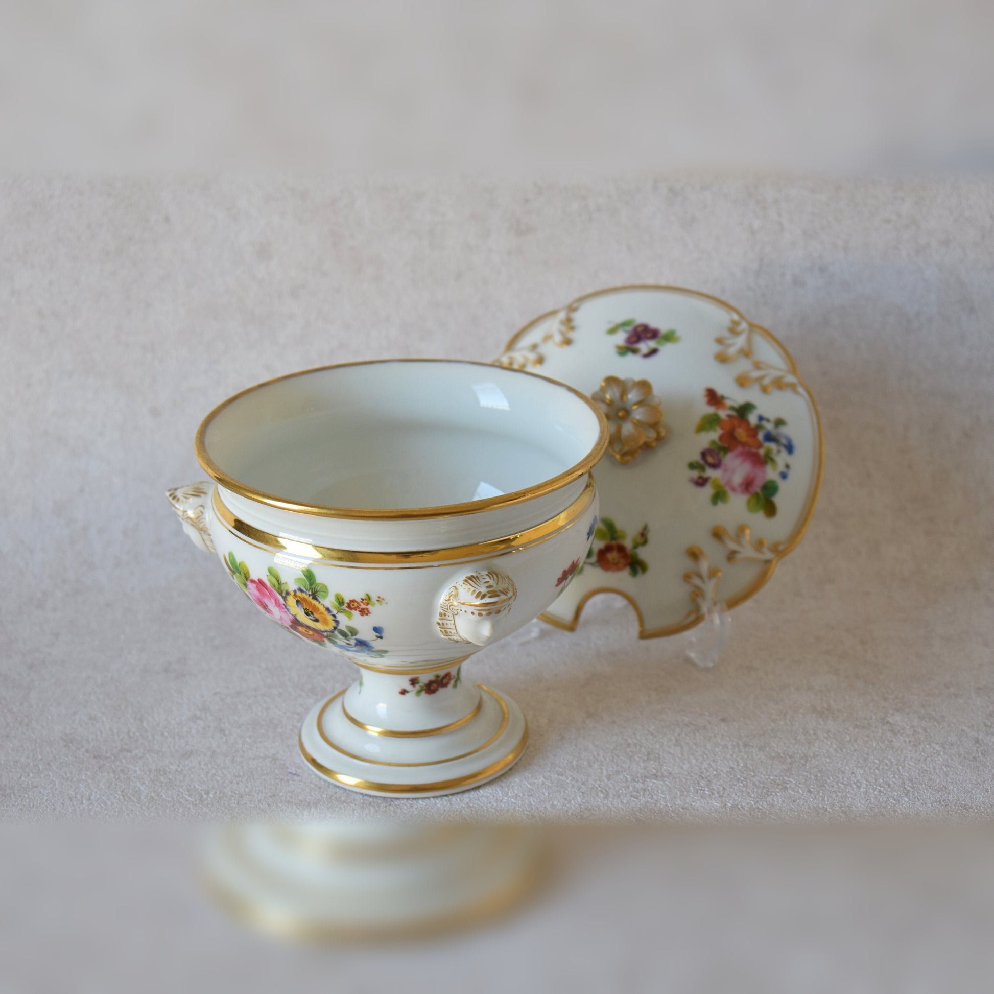 Antique Porcelaine de Paris Tureen, 1880-1900